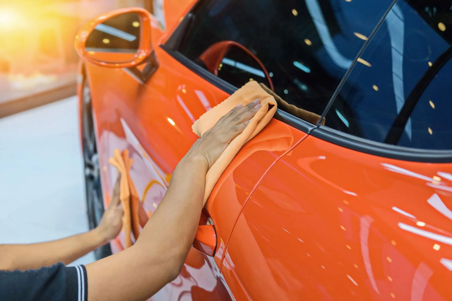 Porsche 911 GTS en cours d'esthétique chez Moojo Auto Spa